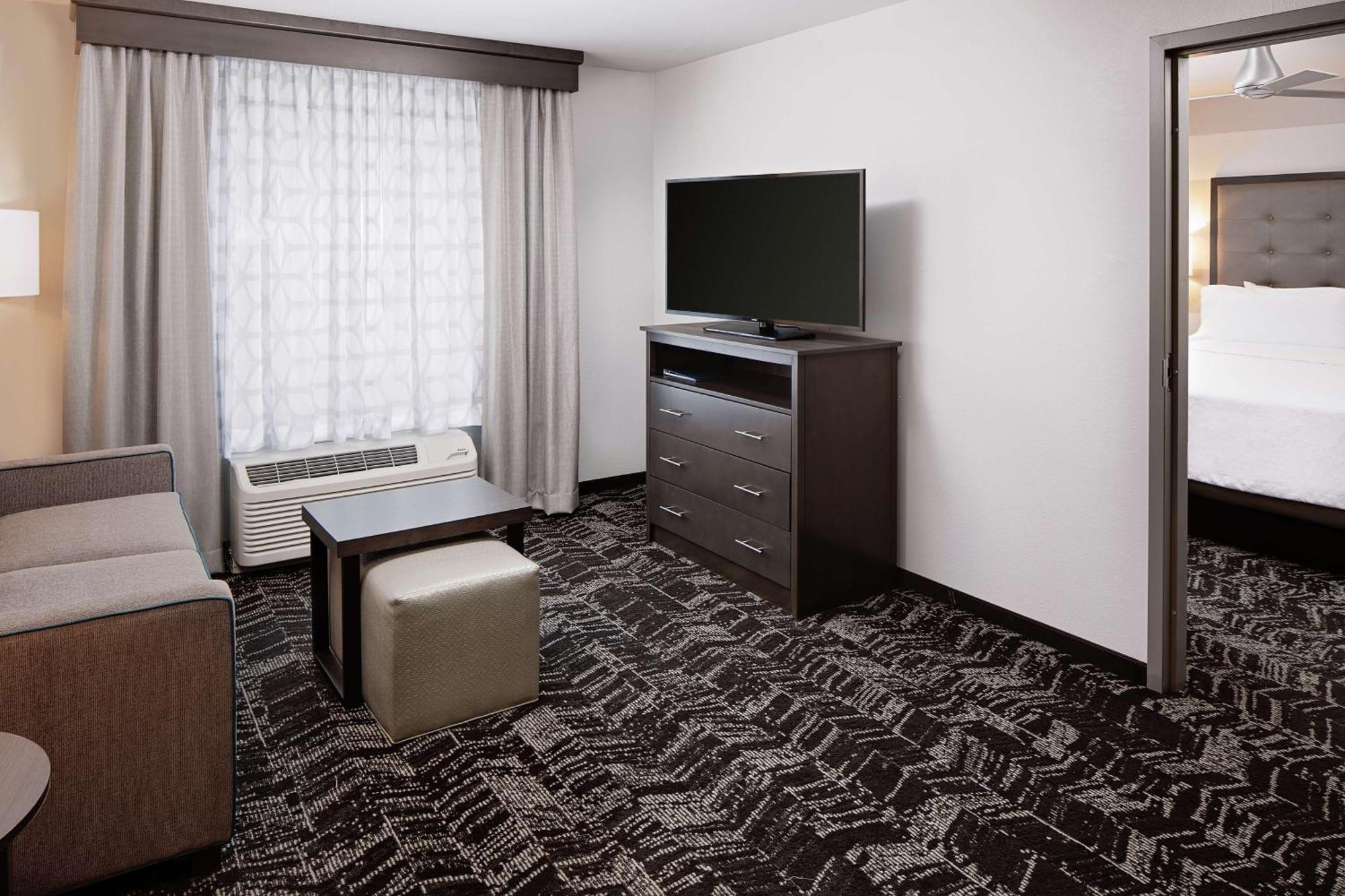 Homewood Suites By Hilton Ronkonkoma Exterior photo